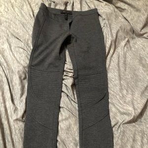 Pants/ leggings